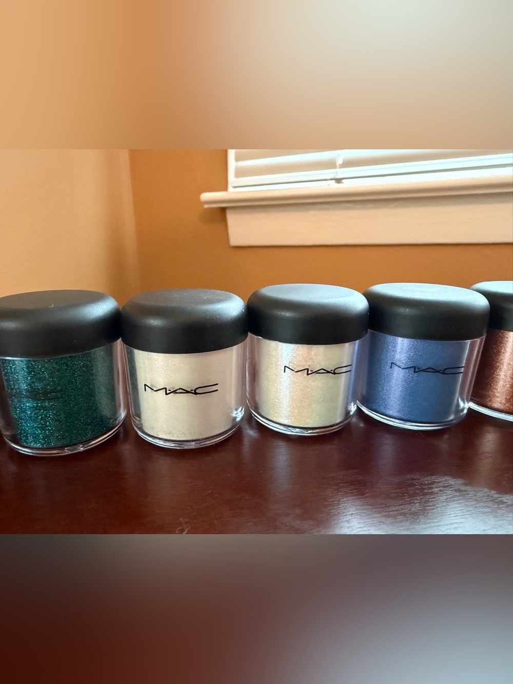 14 MAC Cosmetics Loose Pigment- original formula and packaging